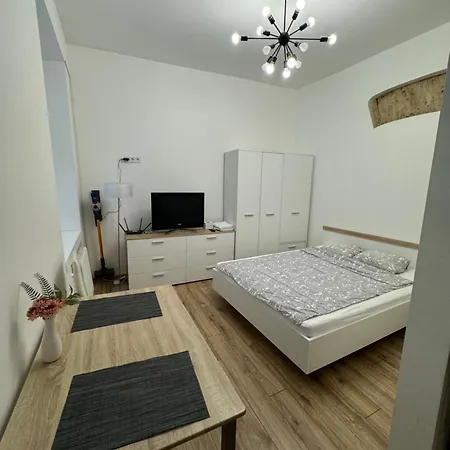 Stylish & Bright Old Town Getaway - Near Everything * Wilna
