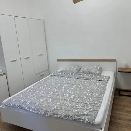 Apartment Stylish & Bright Old Town Getaway - Near Everything Wilna